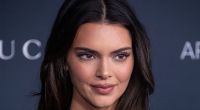 Kendall Jenner wirbt bei Instagram mit verführerischen Fotos für die neueste Calzedonia-Kampagne.