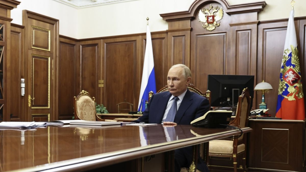 Wladimir Putin soll im Ukraine-Krieg Shahed-Drohnen und ein Luftabwehrsystem verloren haben. Wladimir Putin soll im Ukraine-Krieg Shahed-Drohnen und ein Luftabwehrsystem verloren haben. (Foto)