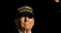 Donald Trump plauderte drei Stunden lang mit dem konservativen Podcaster Joe Rogan. Dabei sprach er nicht nur über seine Attentats-Narbe am Ohr, sondern auch über Außerirdische.