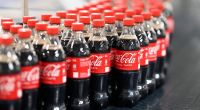 Allein in Österreich musste der Getränkehersteller Coca-Cola 28 Millionen Limo-Flaschen zurückrufen - nun greift der Produktrückruf auch auf Deutschland über.