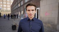 Fabian Köster legt sich ohne Scheu mit den größten Politikern an.
