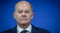 Kanzler Olaf Scholz wurde nach seiner Regierungserklärung von seinen Politiker-Kollegen scharf kritisiert.