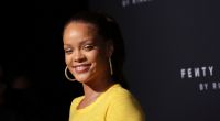 Rihanna verführte ihre Fans in einem heißen Spitzen-Set.