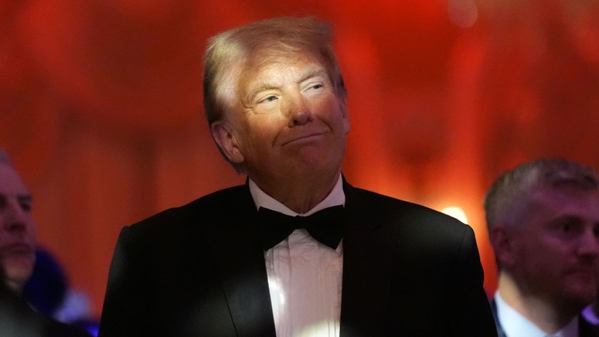 Donald Trump hat bekanntermaßen eine Schwäche für Fast-Food von McDonalds. Seinem möglichen Gesundheitsminister Robert F. Kennedy ist ein derartig ungesunder Lebensstil eigentlich ein Dorn im Auge. Donald Trump hat bekanntermaßen eine Schwäche für Fast-Food von McDonalds. Seinem möglichen Gesundheitsminister Robert F. Kennedy ist ein derartig ungesunder Lebensstil eigentlich ein Dorn im Auge. (Foto)