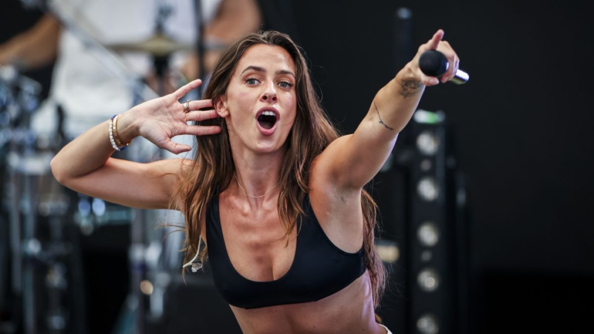 Vanessa Mai geizt auf der Bühne nicht mit ihren Reizen. (Foto)