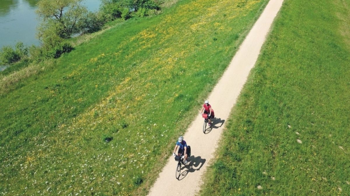 Auch der Donau-Radweg wird im Buch "Die ultimativen Flussradwege in Deutschland" näher vorgestellt. (Foto)
