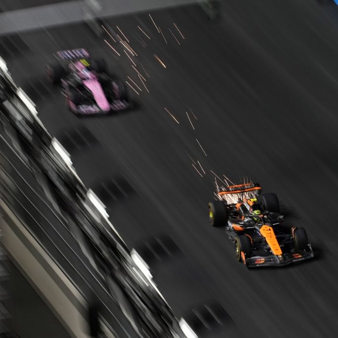 Horror-Crash in der Formel 1 - Fahrer prallt mit Vollgas in Mauer