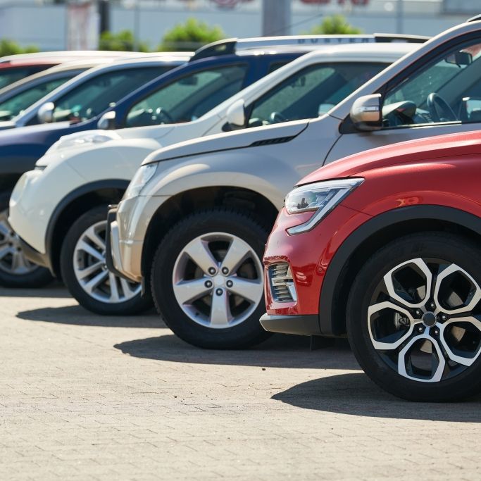 Der Monat Mai 2026 bringt eine Reihe von Gesetzesänderungen und neuen Gesetzen mit sich, unter anderem zu Entlastungen für Autofahrer, steuerfreien Prämien und Gehaltserhöhungen im öffentlichen Dienst.