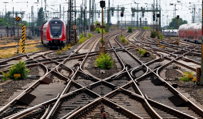 Aktuelle Nachrichten zum Thema Bahnverkehr lesen Sie hier auf news.de (Symbolbild).