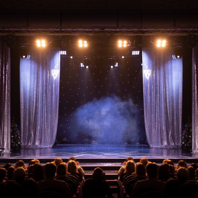 Beliebter Schauspieler bei Theater-Abend auf der Bühne gestorben