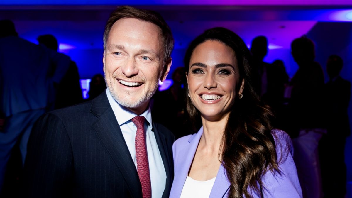 Bald sind Christian Lindner und Franka Lehfeldt zu dritt: Der FPD-Chef und seine Ehefrau erwartet ihr erstes gemeinsames Kind. (Foto)