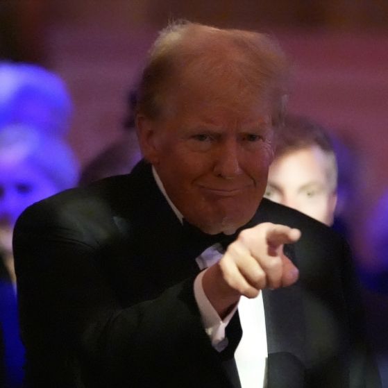Trump wütet und droht Gegnern im TV mit Knast