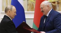 Alexander Lukaschenko gilt als enger Vertrauter von Wladimir Putin.