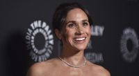 Meghan Markle strahlt über das ganze Gesicht: Die Freude über die bevorstehende Baby-Geburt ihrer Freundin ist nicht zu übersehen.