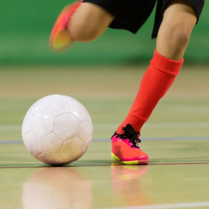 Von Hochhaus gestürzt - Futsal-Spielerin (22) stirbt tragischen Tod