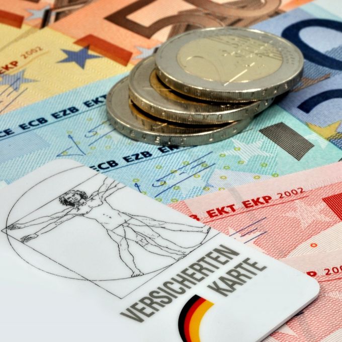 Experten warnen vor massiver Erhöhung - so teuer soll es für Versicherte werden