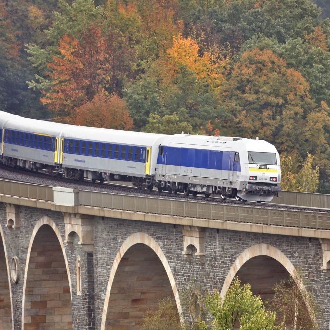 RE 6 Adé auf Regional-Bahnstrecke Chemnitz-Leipzig am 15.12.2024