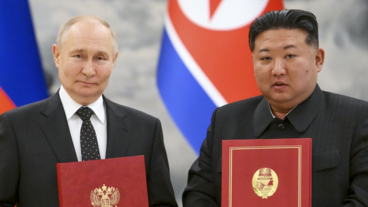 Kim Jong Un (rechts) hat Wladimir Putin mit Soldaten für den Ukraine-Krieg ausgestattet. Kim Jong Un (rechts) hat Wladimir Putin mit Soldaten für den Ukraine-Krieg ausgestattet. (Foto)