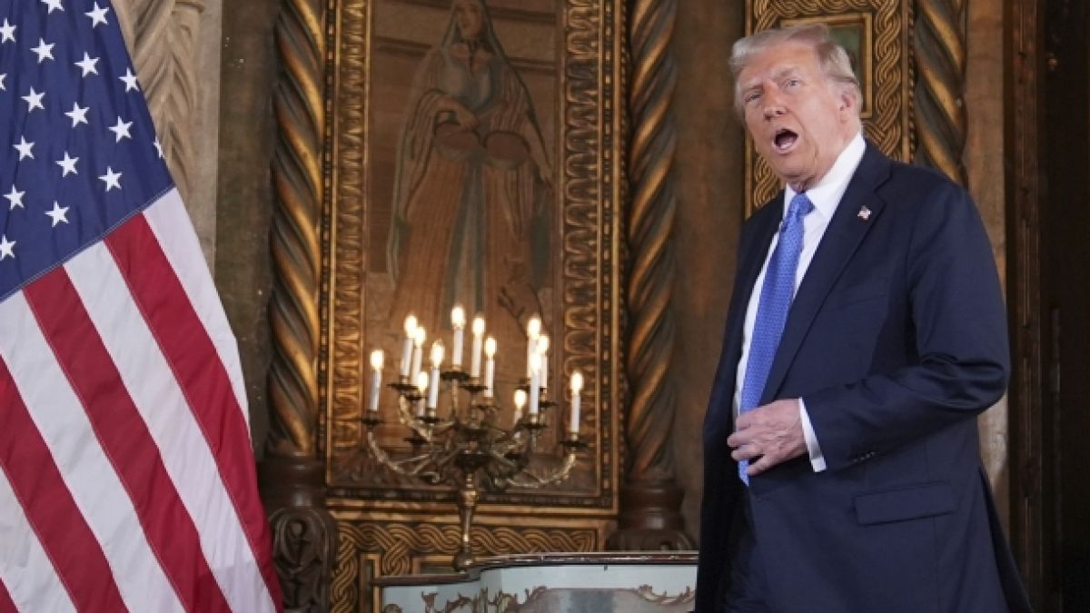 Donald Trump wird für einen echten Grinch-Moment verspottet. (Foto)