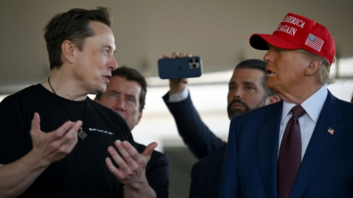 Zwischen Elon Musk und Donald Trump hat sich eine innige Männerfreundschaft entwickelt, die immer bizarrere Blüten treibt. (Foto)