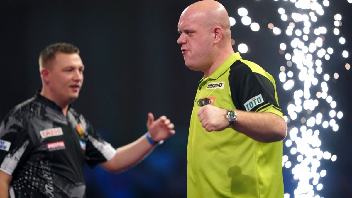 DartsWM 2025 Ergebnisse DartsSensation perfekt Luke Littler deklassiert MvG und ist neuer
