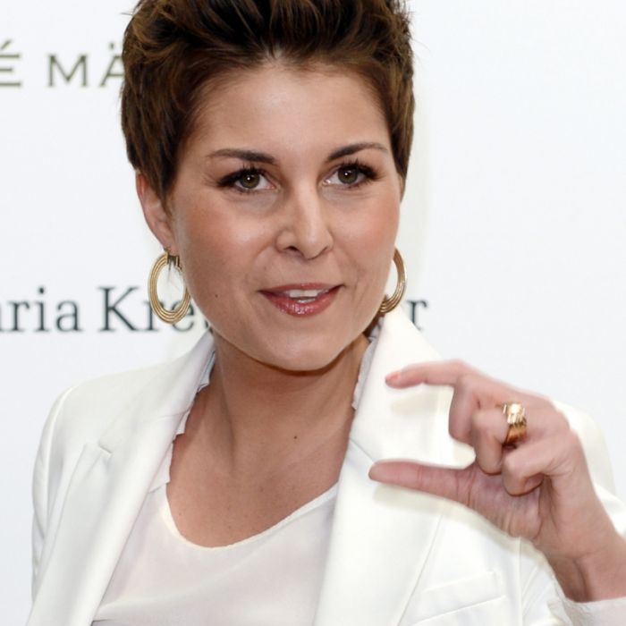 TV-Moderatorin heizt Fans im atemberaubenden Gala-Look ein