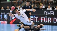 Der deutsche Handballer Justus Fischer gibt in den Spielen immer alles.