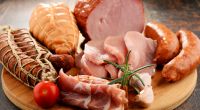 Aktuell wird aus Gründen des vorbeugenden Verbraucherschutzes eine bestimmte Sorte Schinkenwurst zurückgerufen (Symbolfoto).