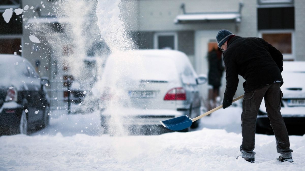 Winterdienst: Auch wenn es immer weniger schneit, Grundstückseigentümer sind zum Schnee schippen verpflichtet (Foto)