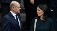 Olaf Scholz sorgte mit Vorwürfen an die Grünen bei Außenministerin Annalena Baerbock für Empörung.