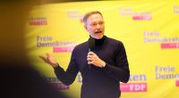 Der Partei von Ex-Finanzminister Christian Lindner droht ein Desaster. Die FDP könnte in mehreren Ländern noch von der Bundestagswahl 2025 ausgeschlossen werden.