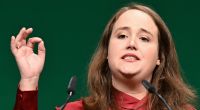 Jüngste Fotos zeigen Ex-Grünen-Chefin Ricarda Lang sichtlich erschlankt.