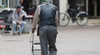 Osteoporose ist eine leise Krankheit, die sich auch unbemerkt in Ihr Leben schleichen kann.