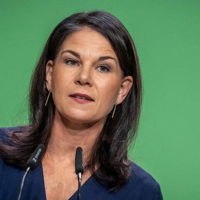 AfD-Anhänger hetzt mit Fake-Foto gegen Außenministerin
