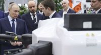 Steckt Wladimir Putin (links) hinter den mysteriösen Drohnenflügen über deutschen Bundeswehr-Standorten?
