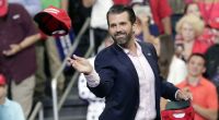 Ein illegaler Jagdausflug könnte für Donald Trump Jr. juristische Konsequenzen haben.