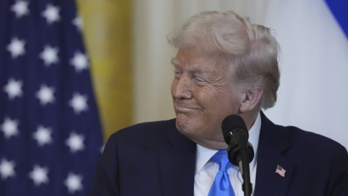 Donald Trump schwärmt wieder von der "wunderschönen" Brittany Donald Trump schwärmt wieder von der "wunderschönen" Brittany (Foto)