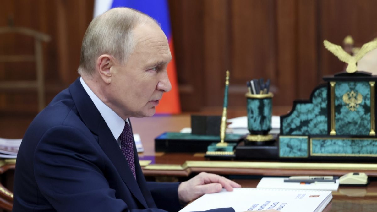 Wladimir Putin droht dem Rheinmetall-Chef Armin Papperger. Wladimir Putin droht dem Rheinmetall-Chef Armin Papperger. (Foto)