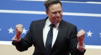 Elon Musk sorgt mit einem eigenwilligen Bild aus dem Weißen Haus für Wirbel.