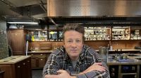 Jamie Oliver hat ein Kochbuch speziell für die Heißluftfritteuse herausgebracht.