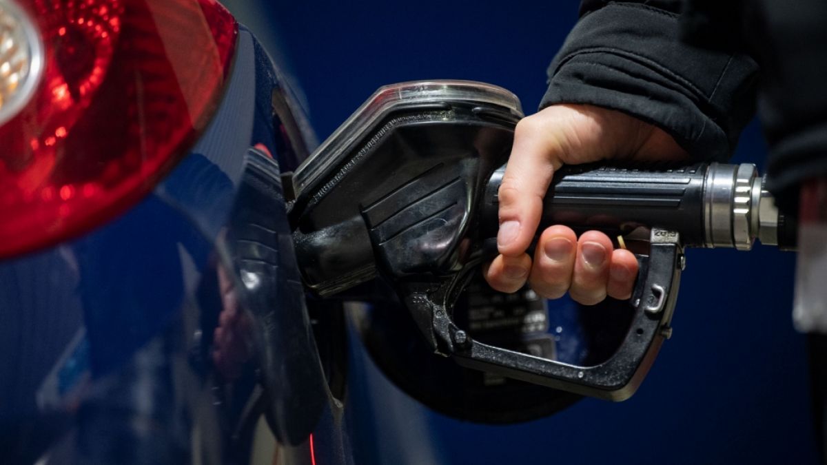 Der ADAC warnt vor steigenden Benzinpreisen. (Foto)