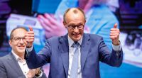 Eine Insa-Umfrage hat kurz vor dem TV-Duell ergeben, dass Friedrich Merz bei der Kanzler-Frage und bei der Migrationspolitik entscheidend vor Noch-Bundeskanzler Olaf Scholz liegt.