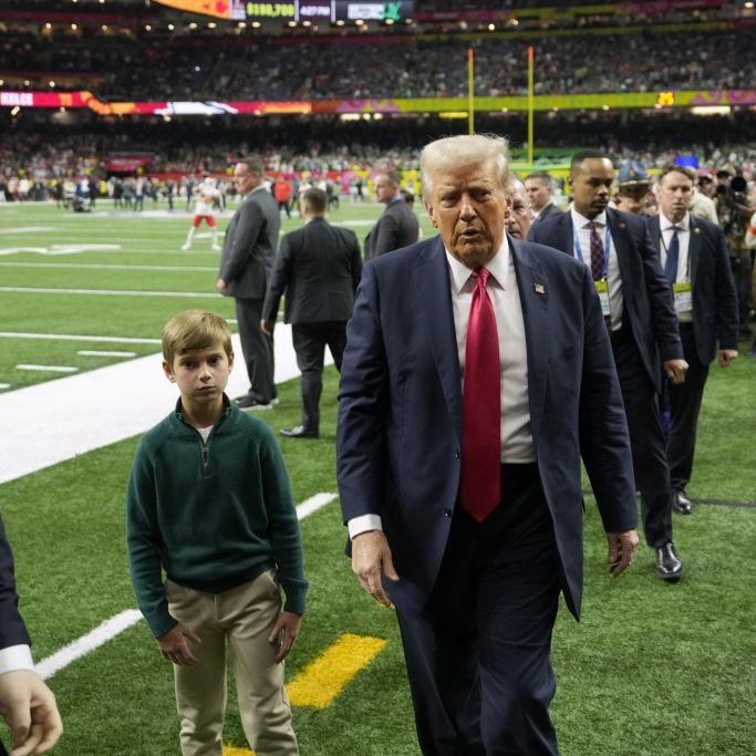 Video vom Super Bowl geht viral - Enkel Theo stiehlt ihm die Show
