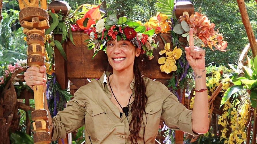 Lilly Becker strahlt als frisch gekrönte Dschungelkönigin im Januar 2025. (Foto)