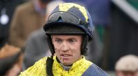 Der irische Jockey Michael O'Sullivan ist nach einem tragischen Unglück bei einem Hindernisrennen gestorben. Er wurde nur 24 Jahre alt.
