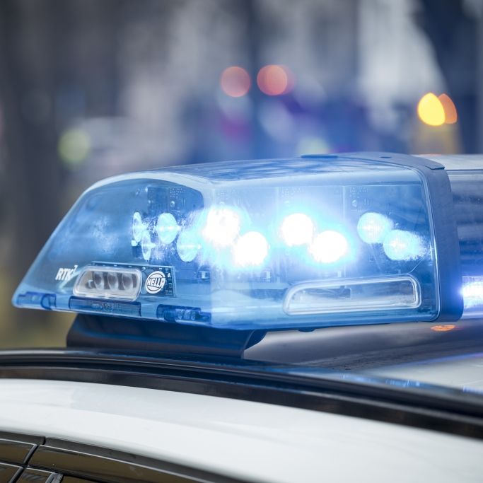 Streit eskaliert und endet in Bluttat - zwei Männer schwer verletzt