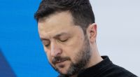 Der ukrainische Präsident Wolodymyr Selenskyj bietet überraschend im Tausch gegen einen Nato-Beitritt seinen Rücktritt an.