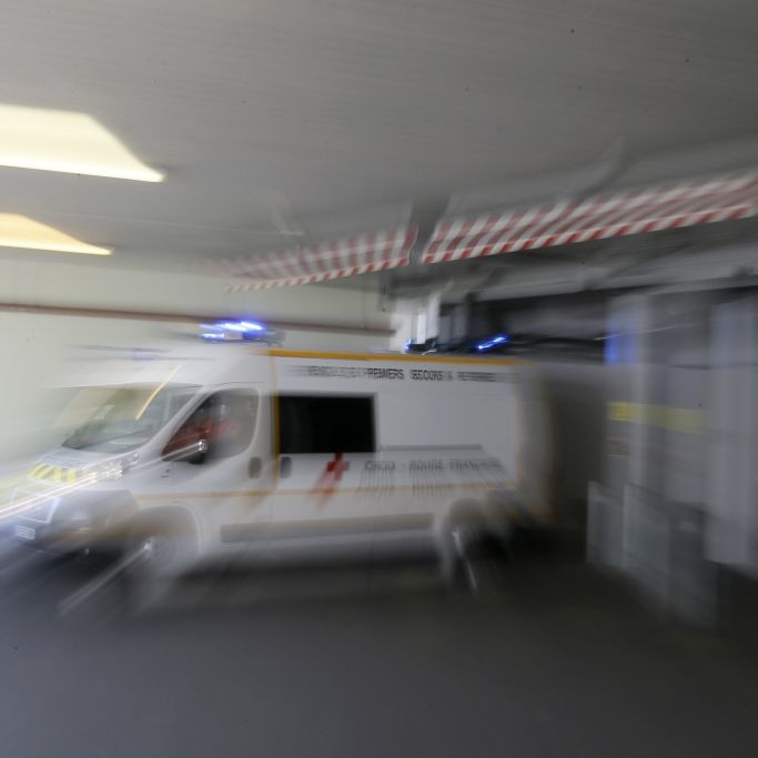 Baby aus Fenster geworfen und getötet - Mutter (18) festgenommen