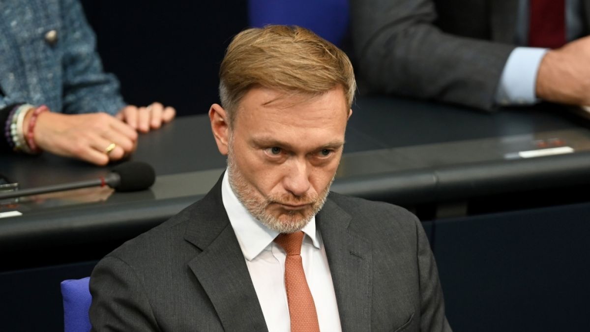 Mit der Wahlpleite verabschiedet sich Christian Lindner aus dem Bundestag und kassiert vermutlich ordentlich ab. (Foto)