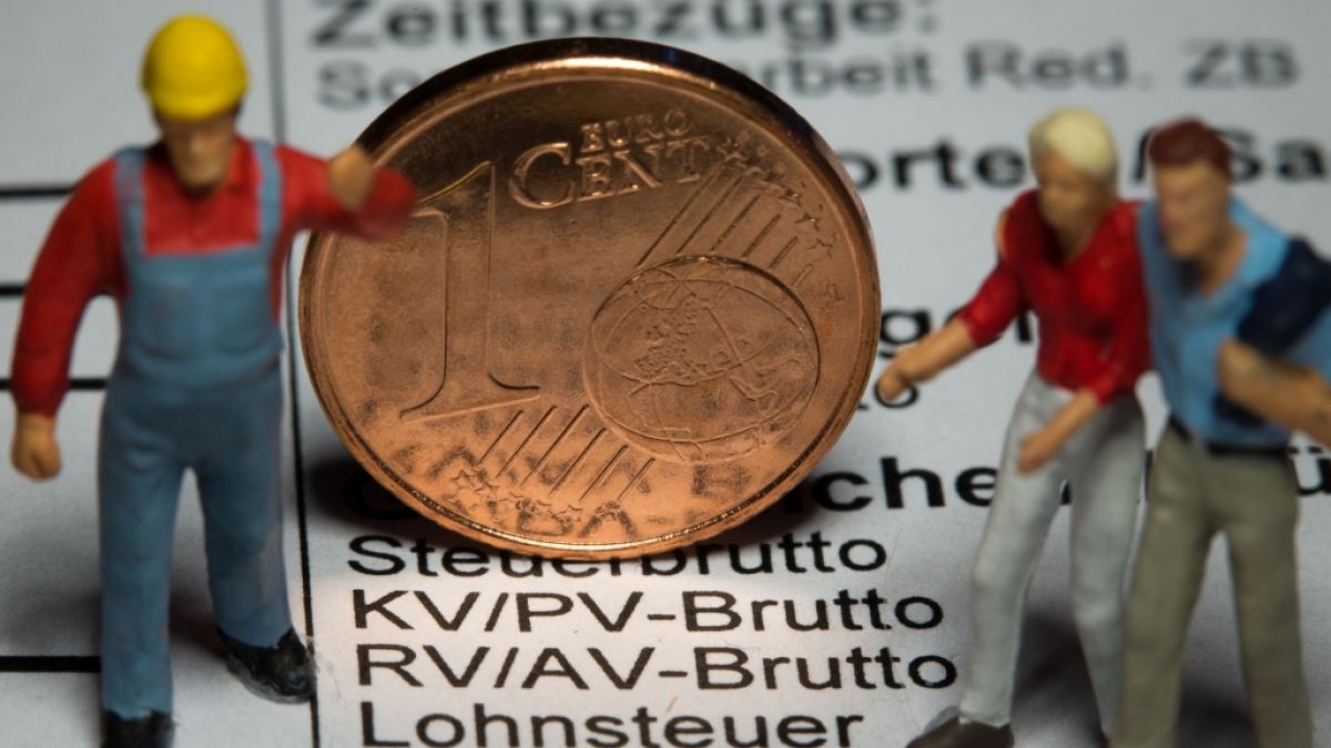 Durch erhöhte Sozialabgaben bleibt 2025 für viele Arbeitnehmer weniger vom Bruttolohn über. (Foto)